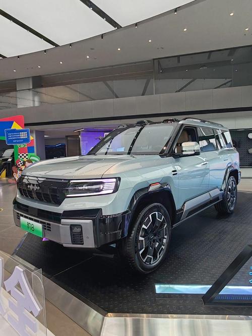 惠州220比亚迪方程豹硬派越野的爆款，英菲尼迪35周年与你共成长